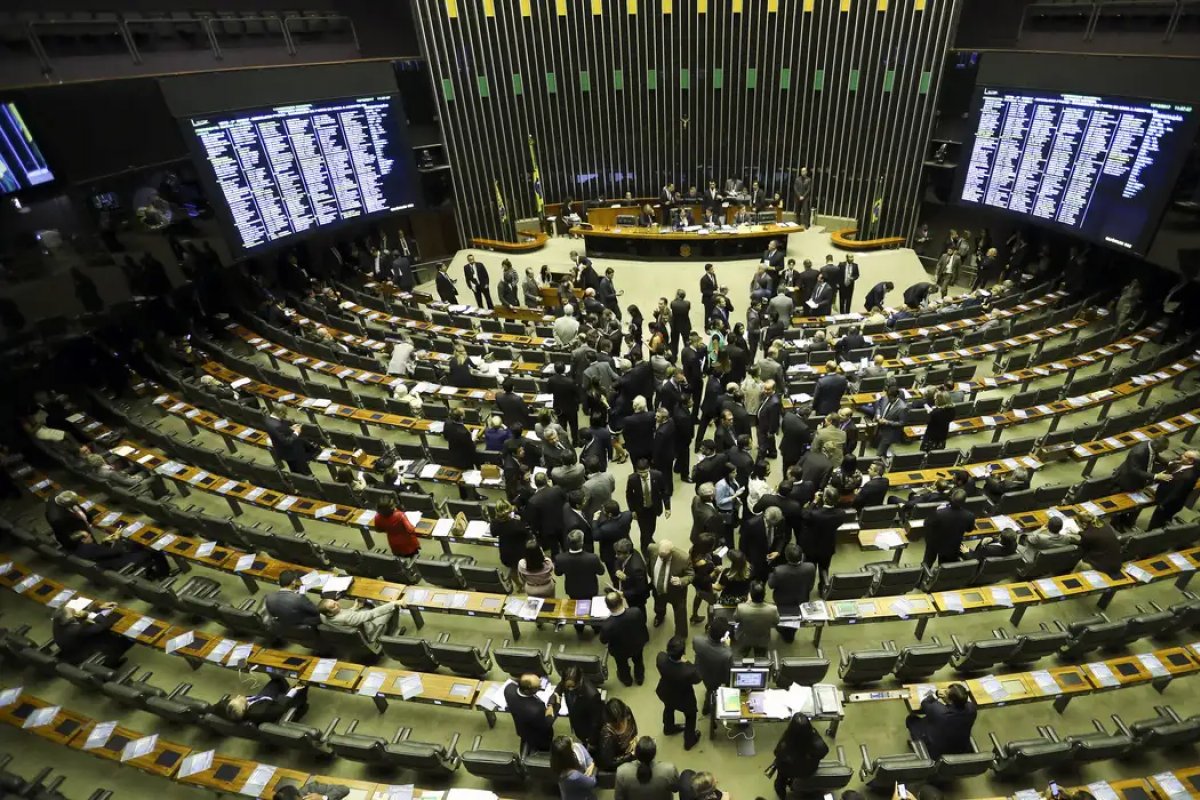 Congresso tem 27 vetos presidenciais para analisar na volta do recesso