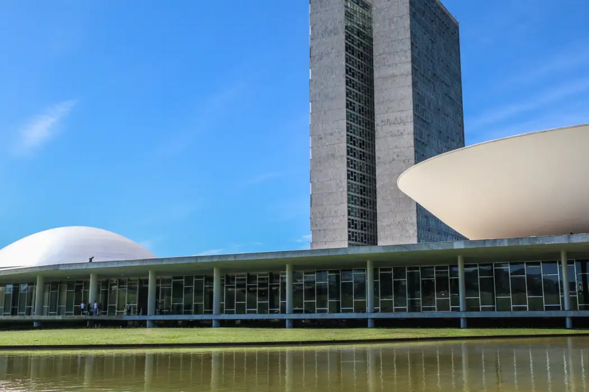 Parlamentares batem recorde de 'emendas PIX' em 2024