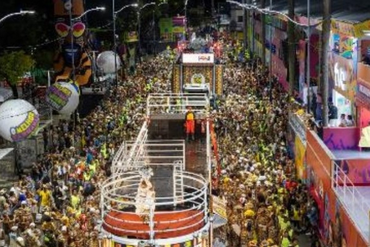 No Carnaval 2024, Ilê Aiyê homenageia líderes fundadores e celebra os 50 anos do bloco!