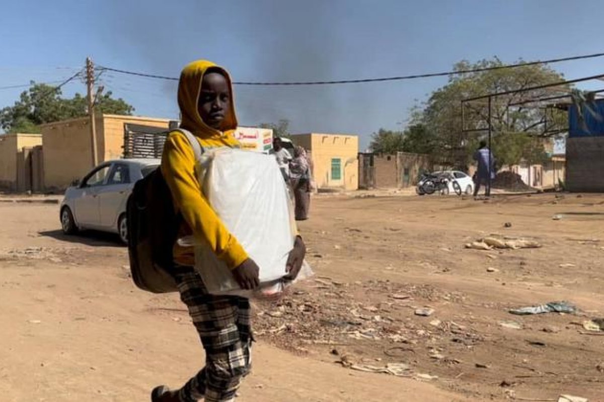 Crise humanitária no Sudão ameaça milhões de crianças, alerta Unicef