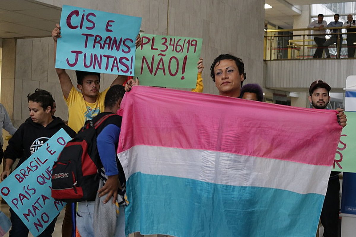 Brasil tem pelo menos 77 leis antitrans em vigor em 18 estados