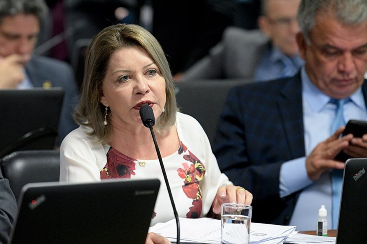 PSD vai ao STF para garantir cadeira da senadora Selma Arruda