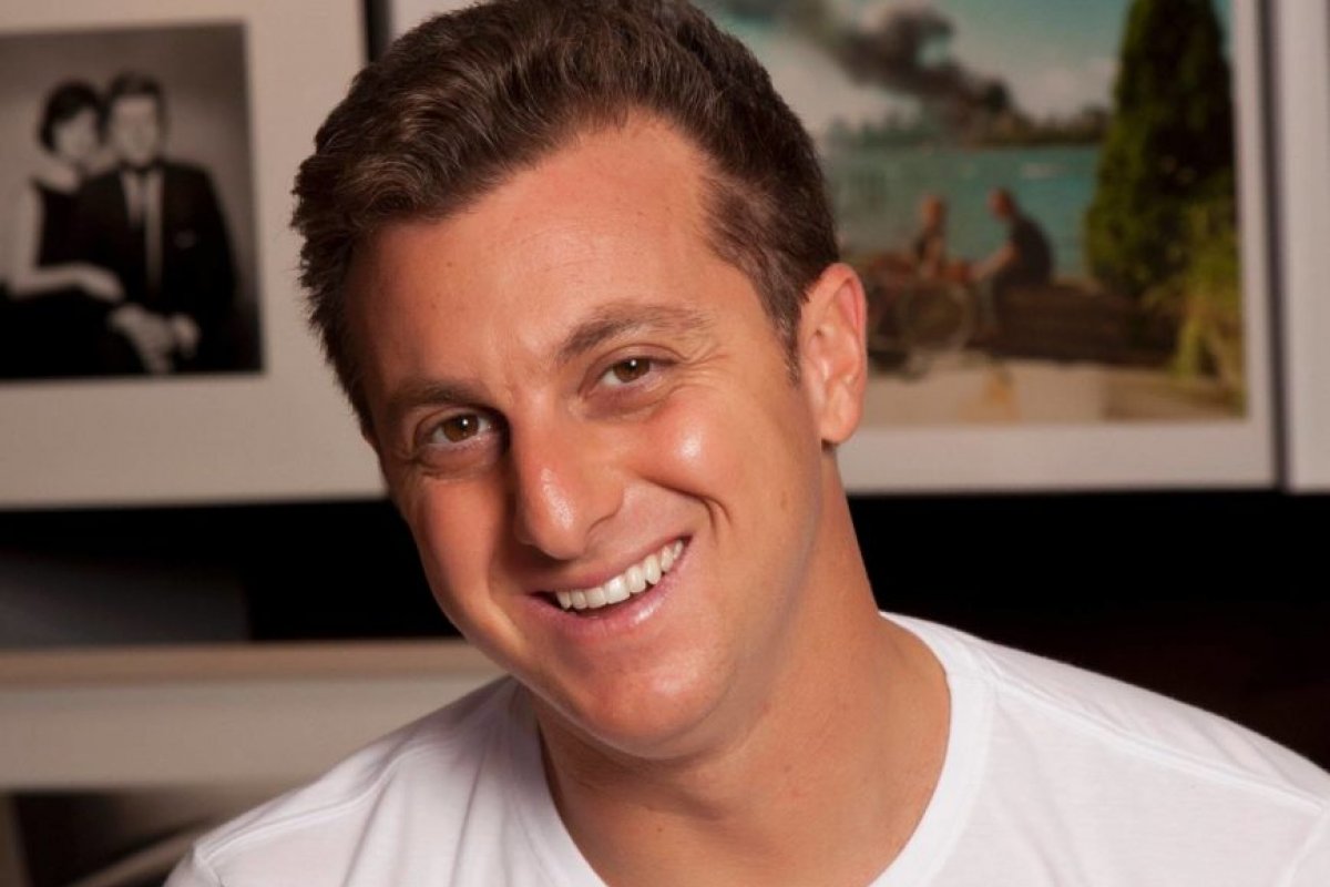 Luciano Huck vai à Suíça de olho nas eleições de 2022