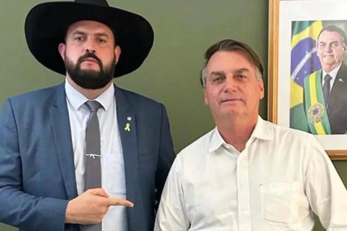 "Bolsonaro entregou a presidência a Lula", diz Zé Trovão em áudio