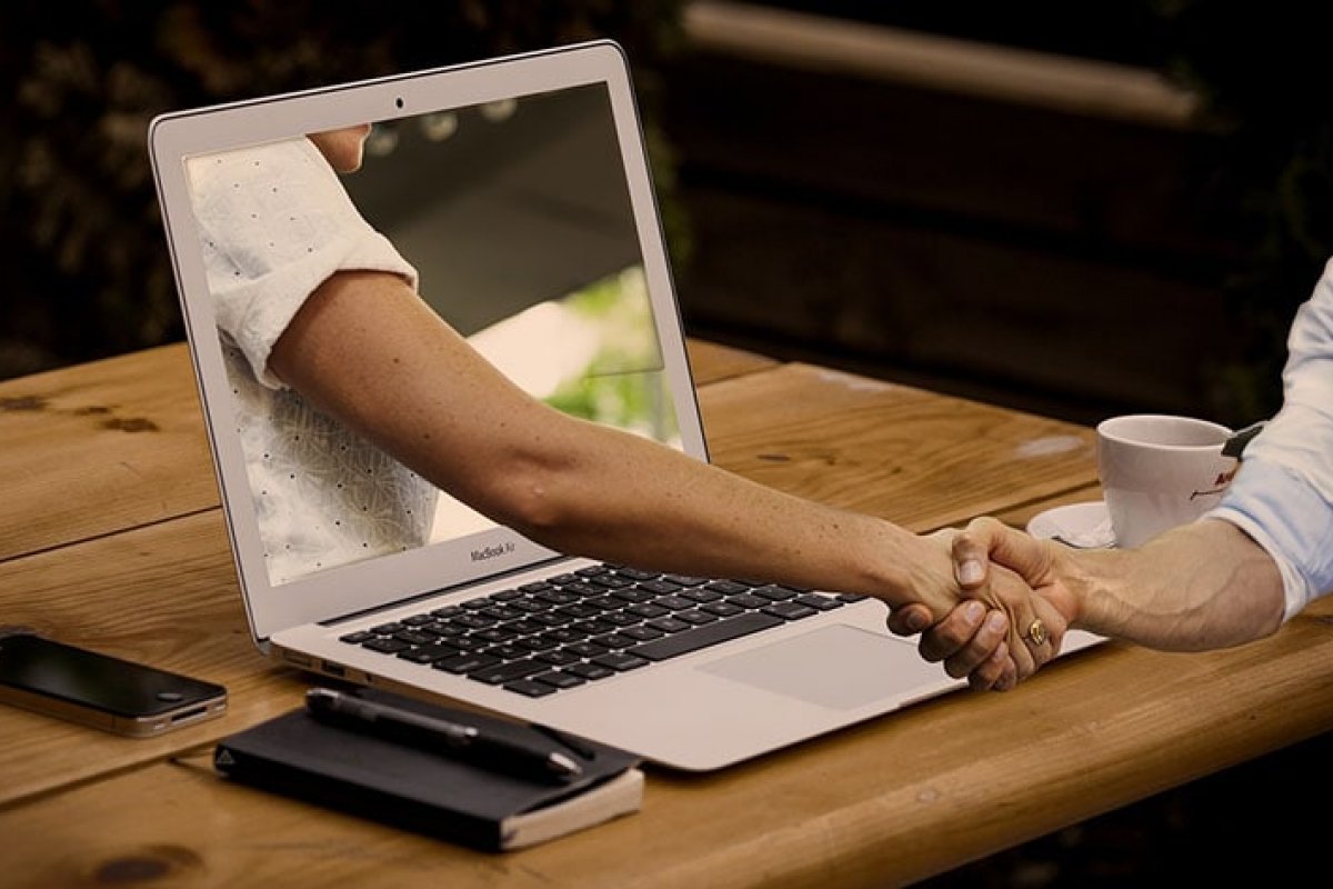 Desafios Jurídicos na Era Digital: Proteção do Consumidor em Ambientes Virtuais