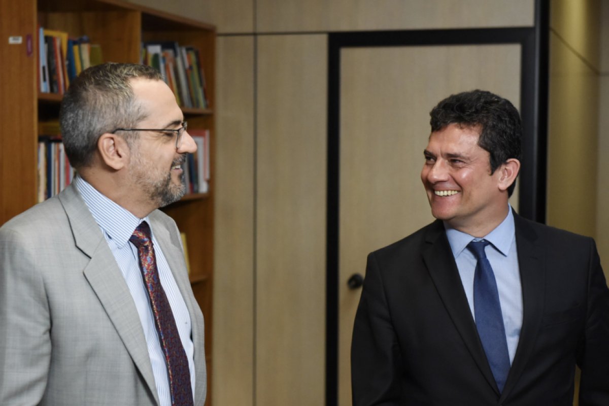 Ministros da Educação e Segurança Pública lançam programa para incentivar pesquisa científica