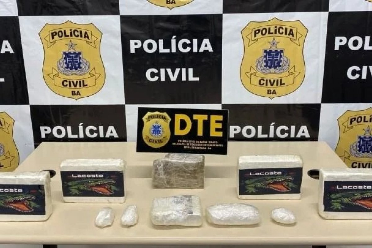 Mulher é presa por tráfico de drogas em Feira de Santana
