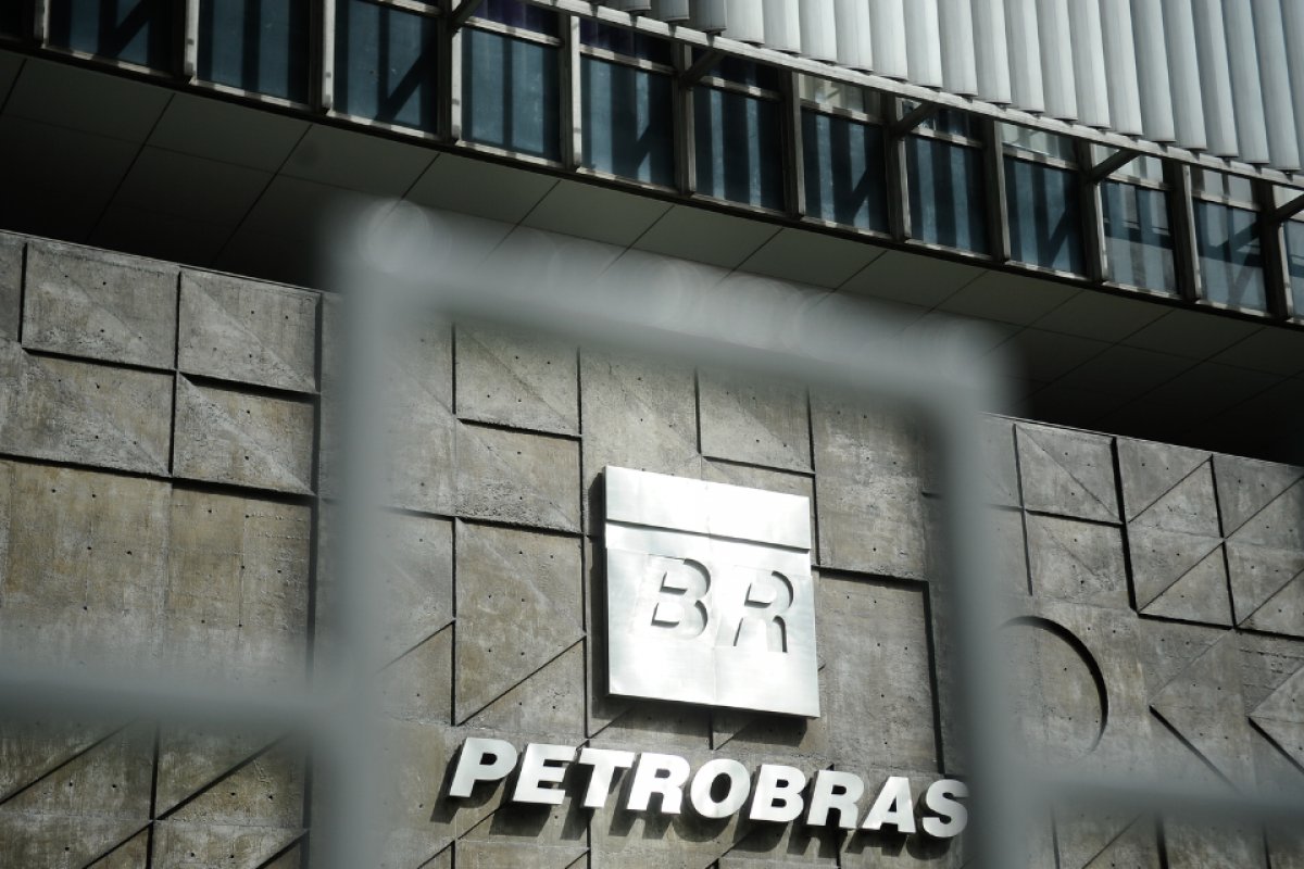 Petrobras encerra nesta quarta (31) inscrições para concurso público com 6.412 vagas