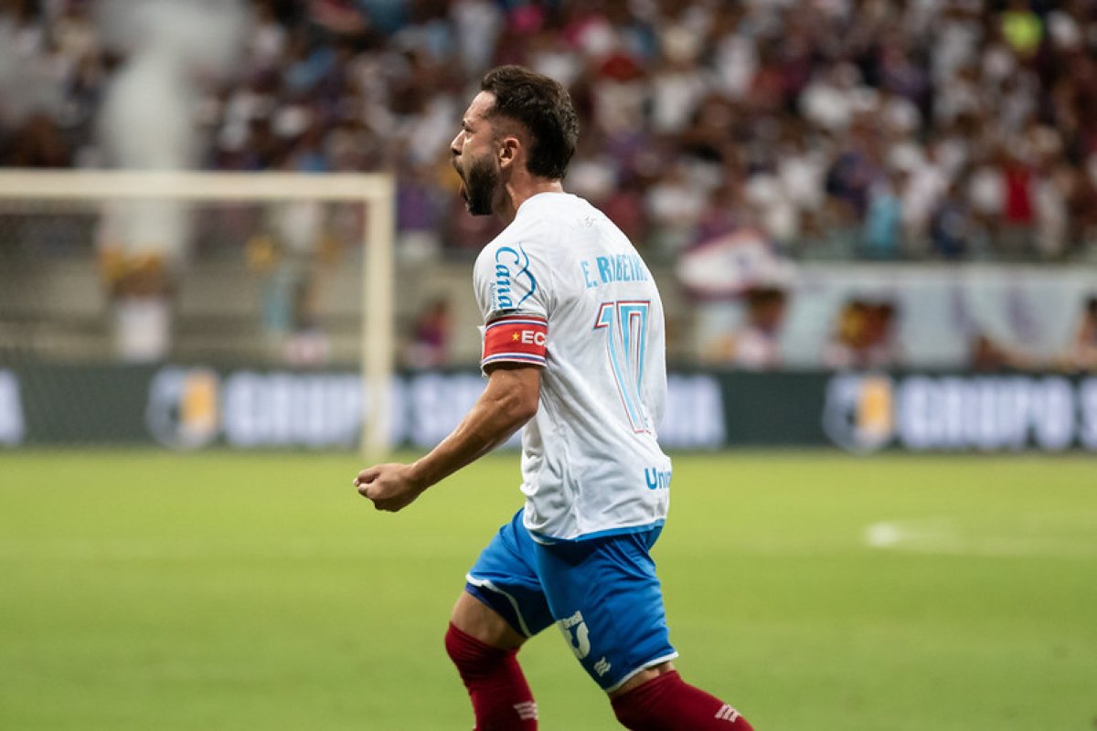 Vídeo: Bahia vence Barcelona de Ilhéus e chega a liderança provisória do Baiano; confira os gols