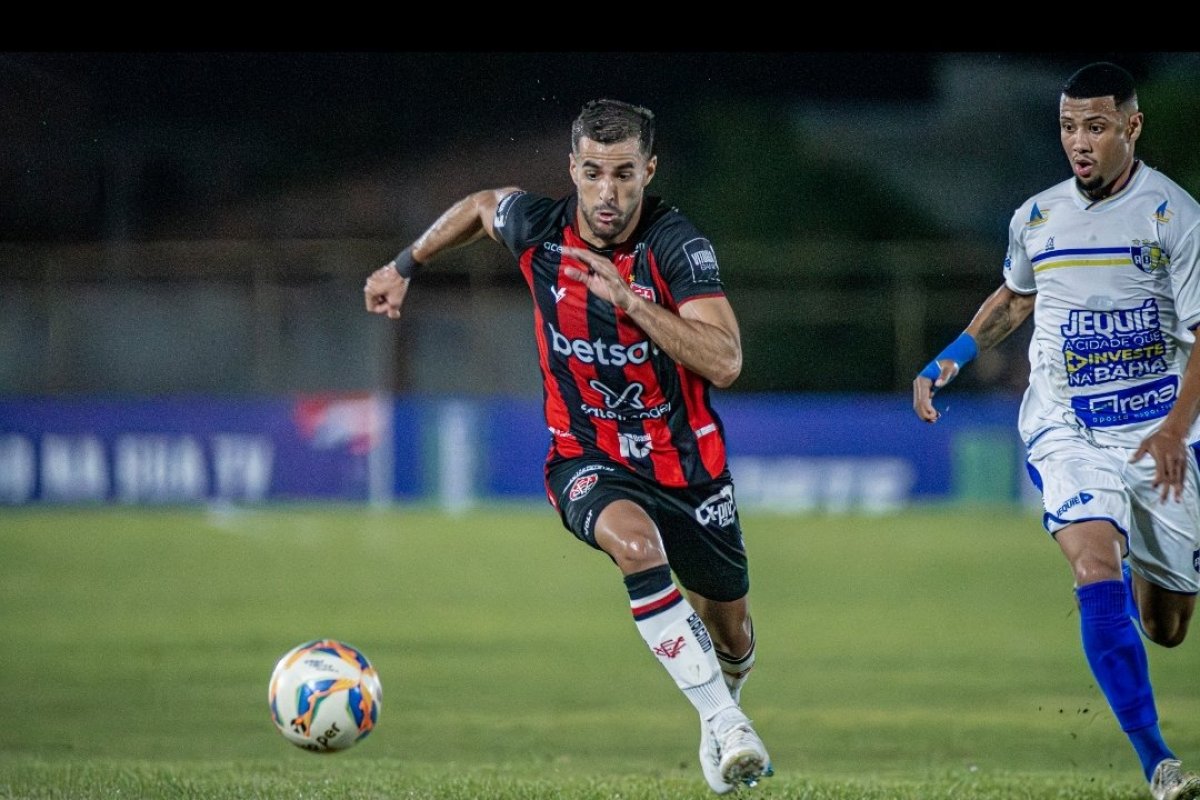 Vitória perde para o Jequié e desperdiça chance de voltar para liderança do Baiano