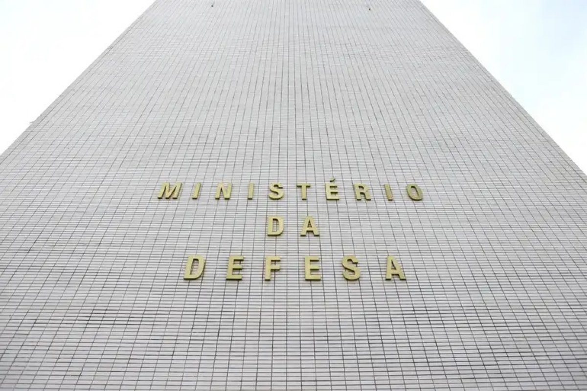Ministério da Defesa perde quase 70% de verba de funcionamento, diz jornal