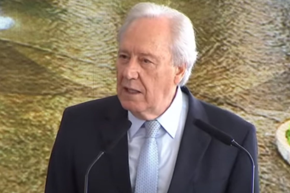 Lewandowski toma posse, promete foco na segurança e expõe aliança do governo com STF