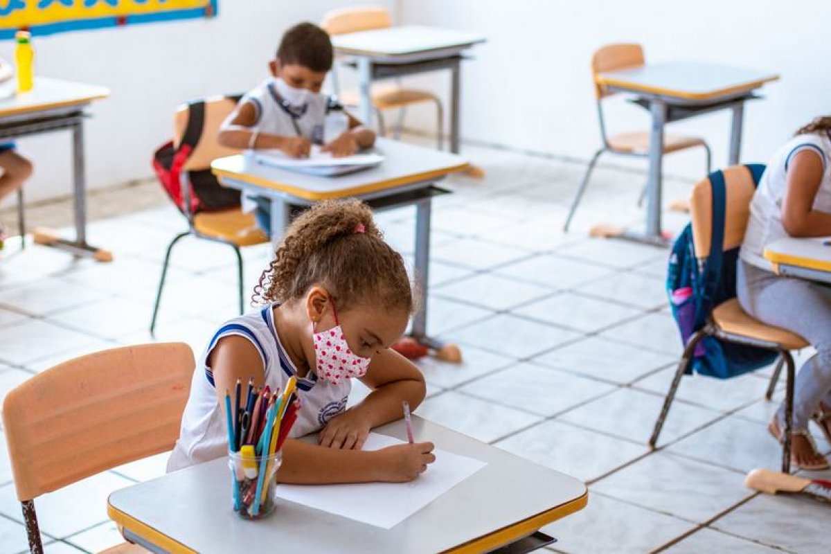 Mais da metade das crianças brasileiras no 2º ano do Ensino Fundamental não sabem ler e escrever