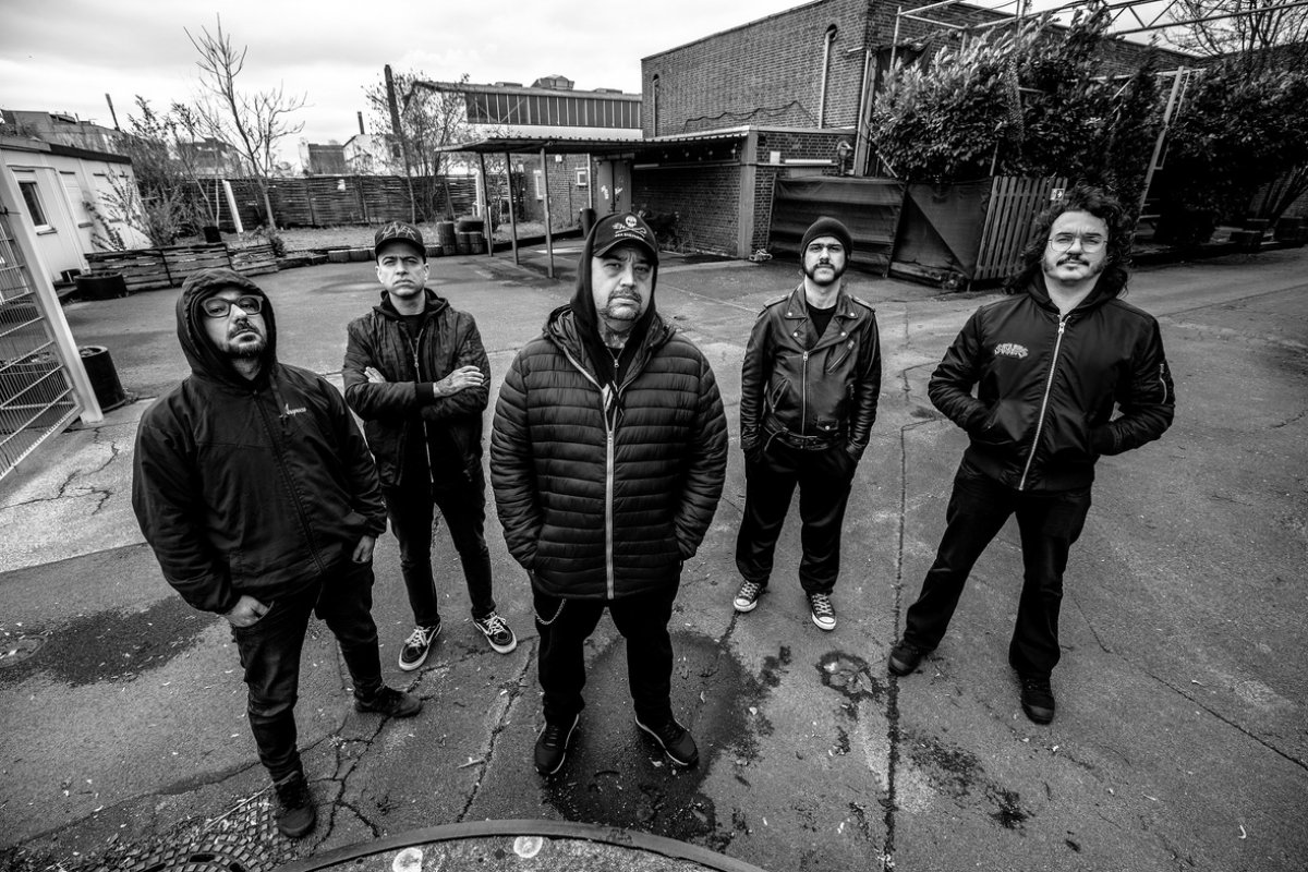 Escalpo faz show de lançamento de novo álbum “Unnus” no Brasil neste sábado (3)