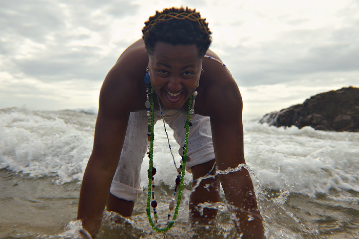 Raysson Lima lança single KINIJÉ em homenagem a Iemanjá e anuncia seu projeto solo!