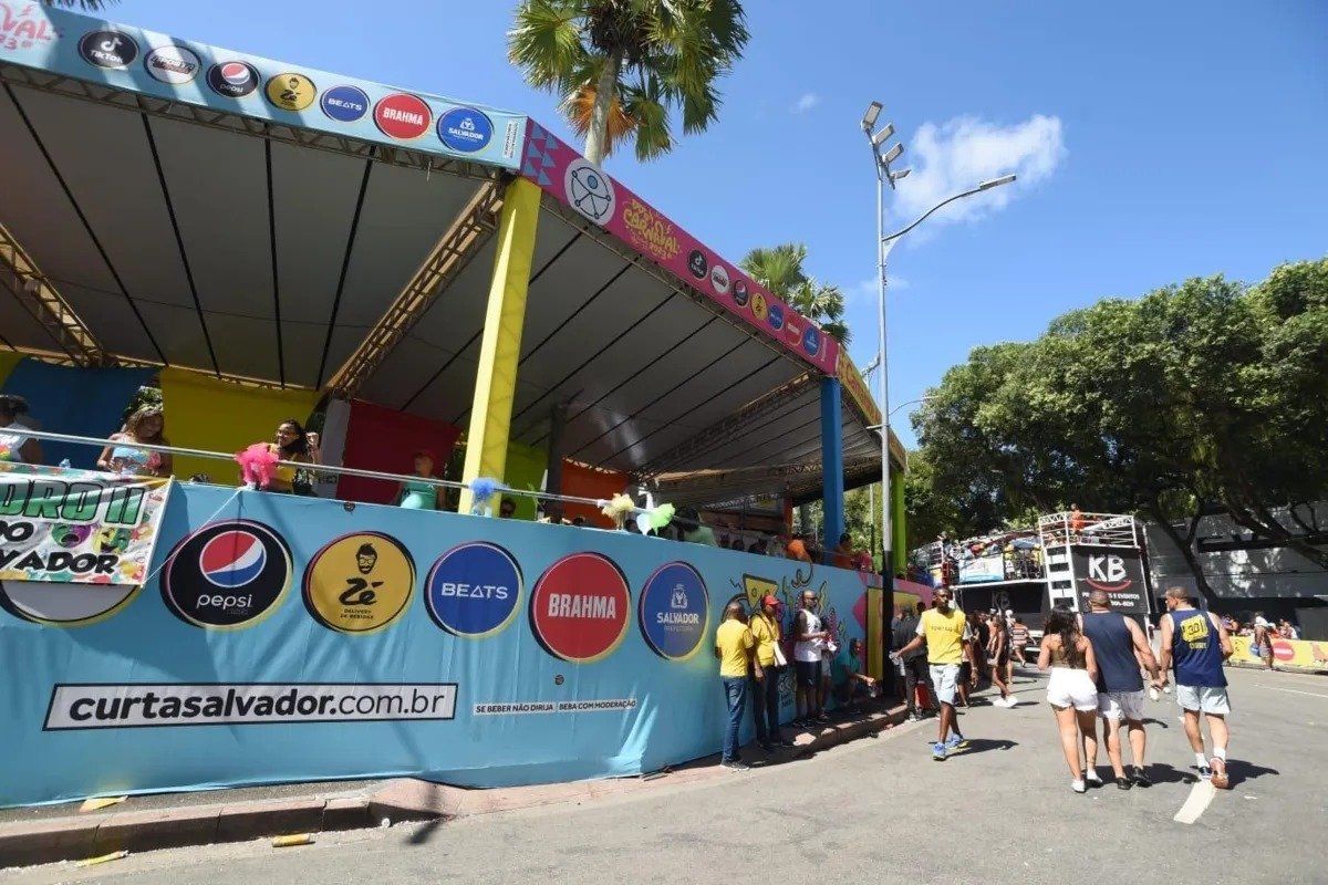 Carnaval 2024: Prefeitura de Salvador abre inscrições para camarotes acessíveis