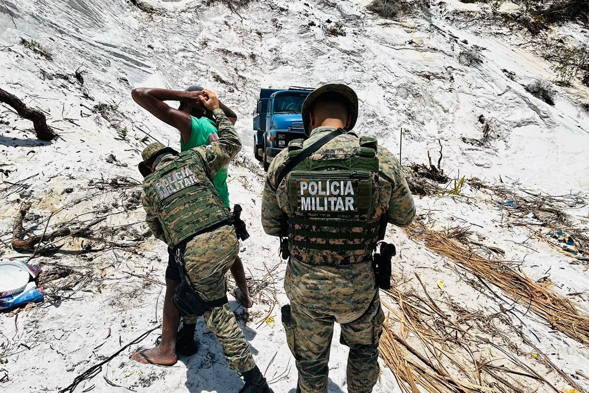 Dois homens são detidos por extração ilegal de areia em Camaçari