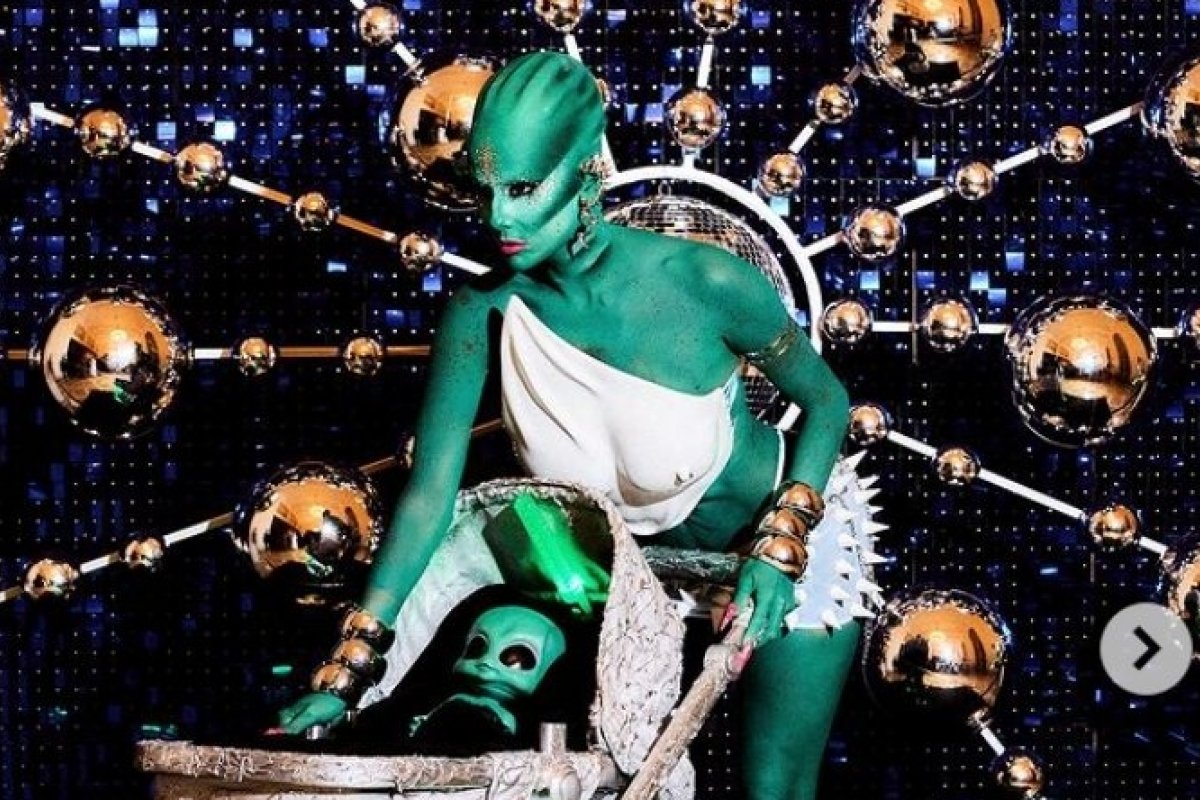 Em sua quarta edição, Baile da Vogue reúne famosos no Copacabana Palace. Veja os looks!