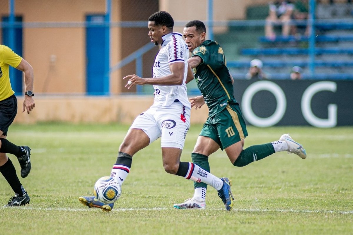 Vitória não sai do empate com o Altos na estreia da Copa do Nordeste