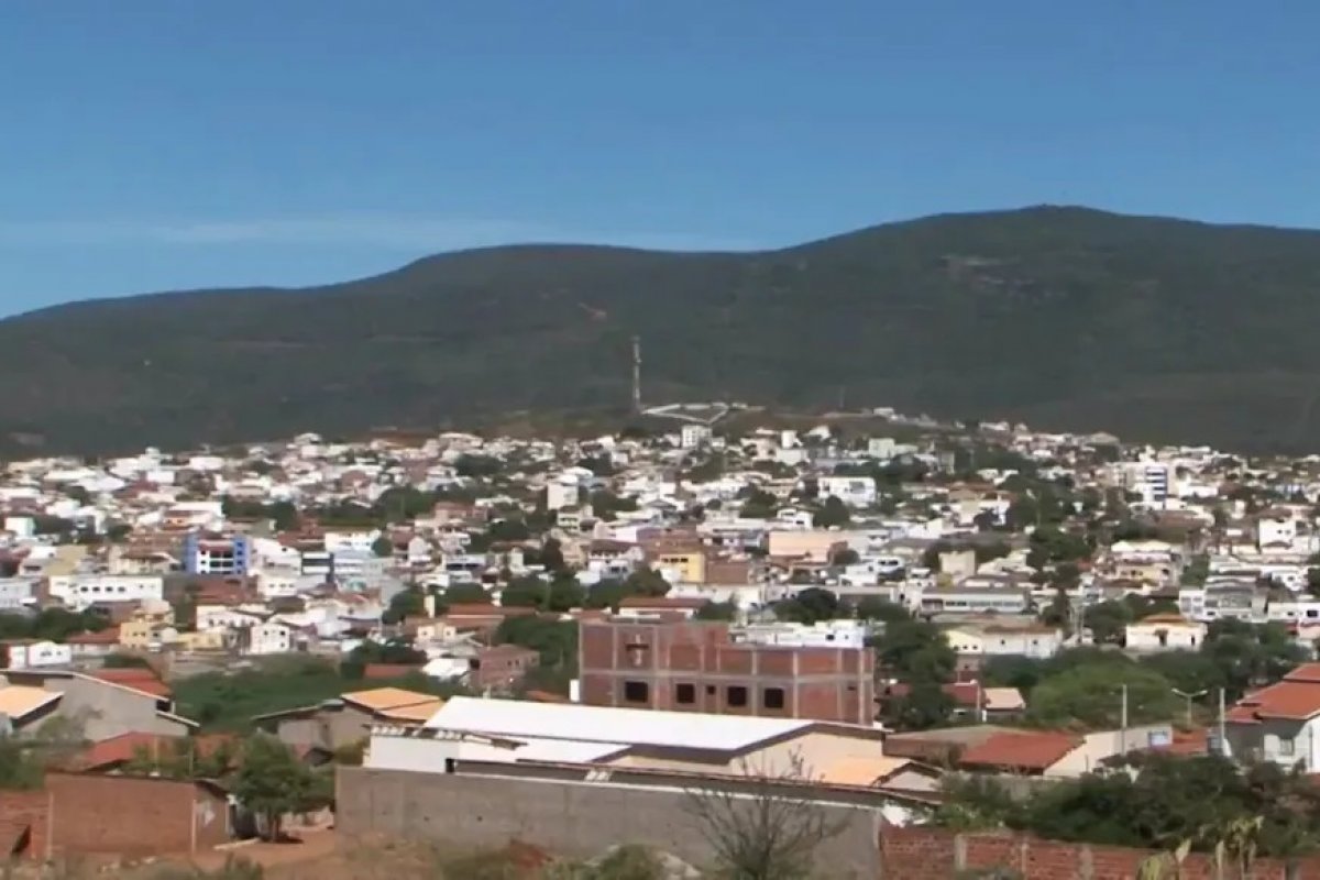 Homem é assassinado dentro de barbearia no interior da Bahia