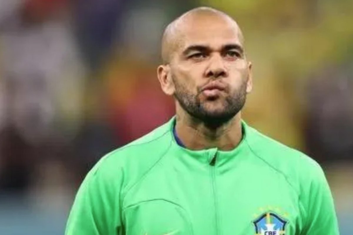 Acusado de estupro, Daniel Alves começa a ser julgado nesta segunda-feira (5)