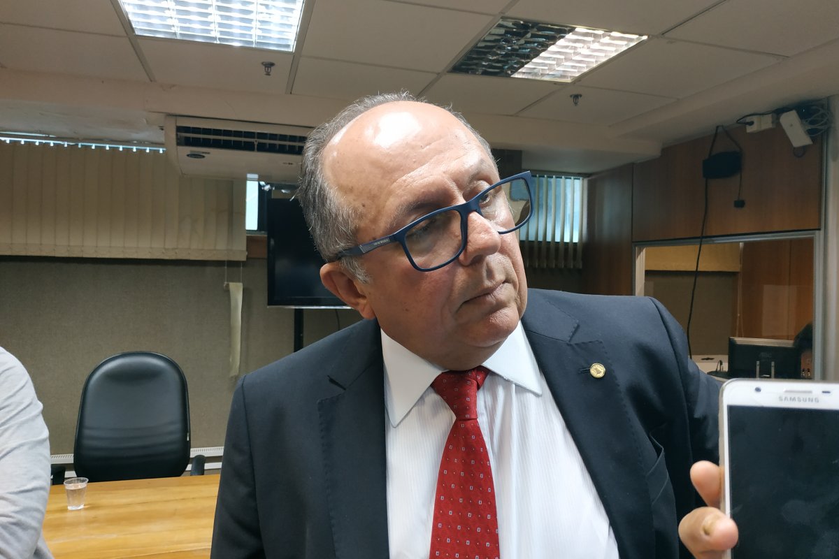 Deputado Arimatéia (PRB) fala sobre "possível" pré-candidatura para Feira de Santana