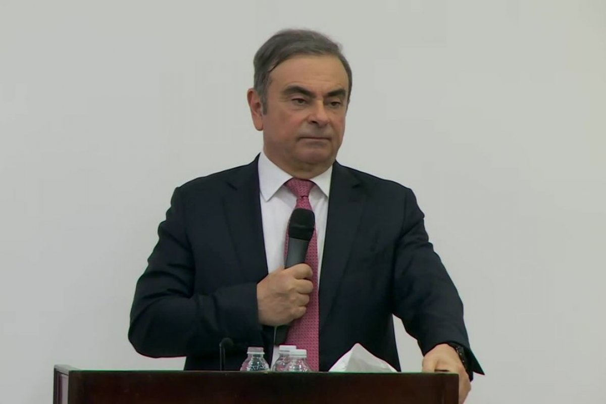 Ex-presidente da Nissan diz que se sente traído por Ghosn