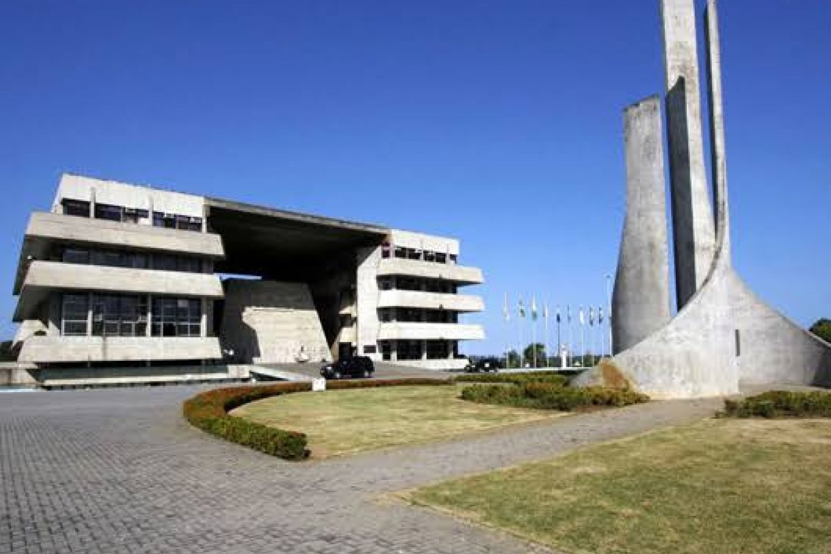 Executivo envia à ALBA projeto para acelerar promoções da PM