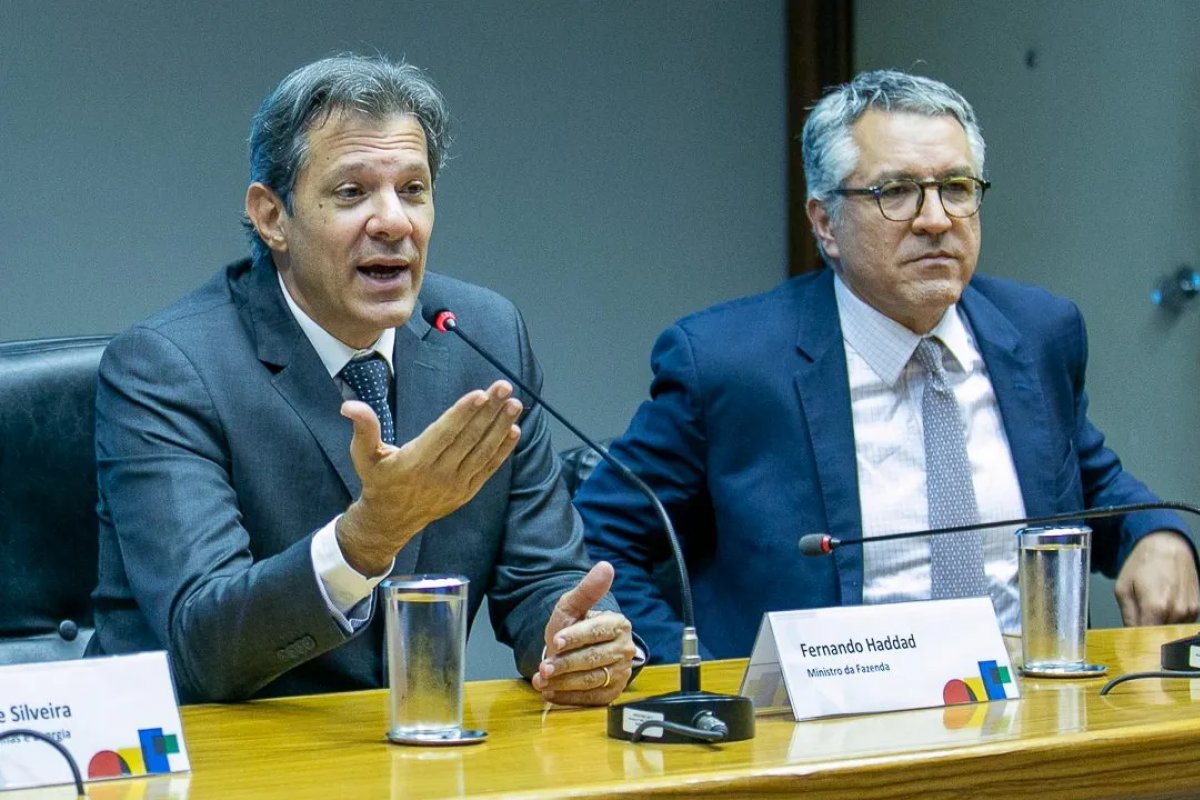 Haddad e Padilha se reúnem hoje com líderes da base governista do Congresso para discutir desoneração