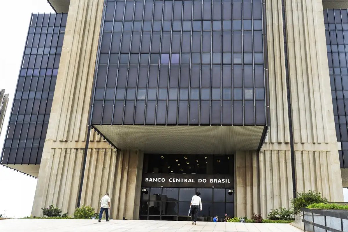 Focus: analistas financeiros mantêm projeções estáveis para indicadores econômicos em 2024