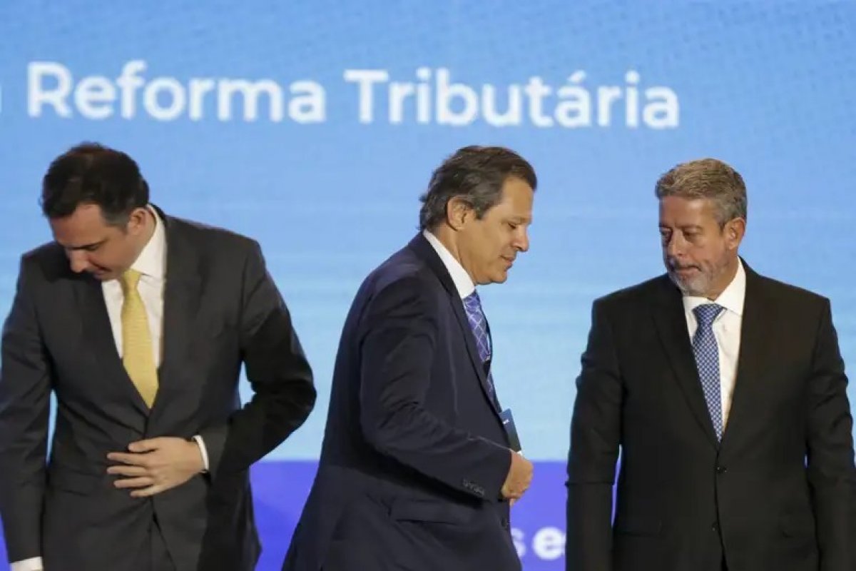 Diante de tensão, líderes da Câmara cancelam reunião com Haddad e Padilha