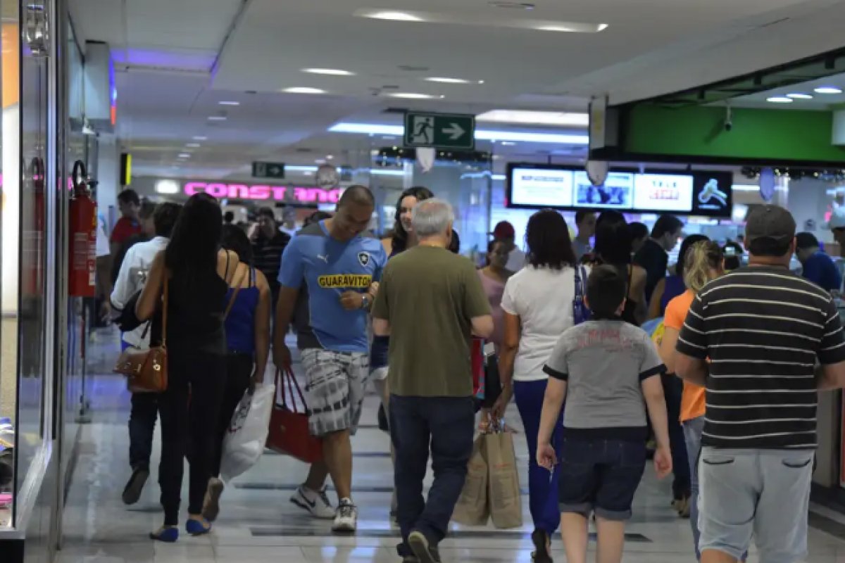Shoppings alcançam recorde de faturamento em 2023