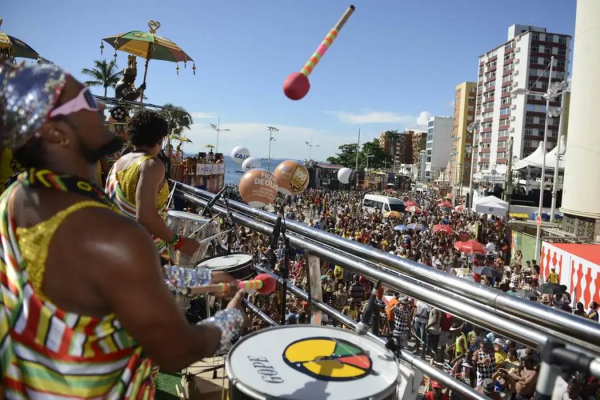 Confira lista de atrações que vão desfilar no circuito Dodô durante o Carnaval de Salvador