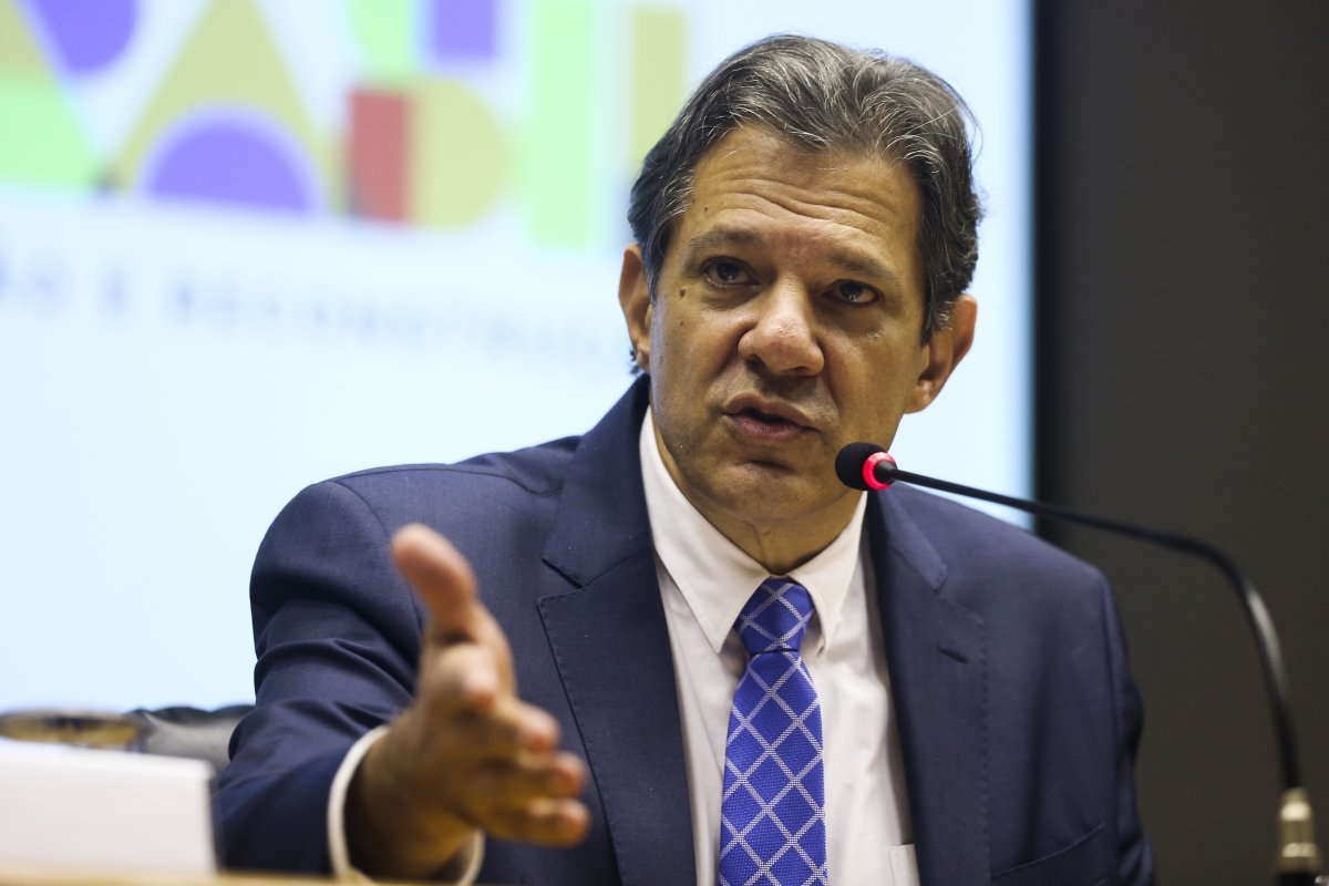 Reoneração da folha por PL vai ajudar a desanuviar ambiente, diz Haddad