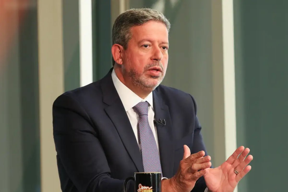 Lira e líderes da Câmara cobram esclarecimentos da Saúde sobre critérios para liberação de recursos apadrinhados