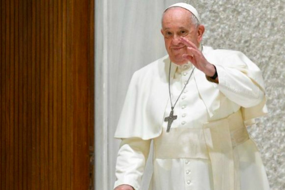 'Isso é hipocrisia', diz papa Francisco ao comentar sobre quem critica bênção a casais LGBT