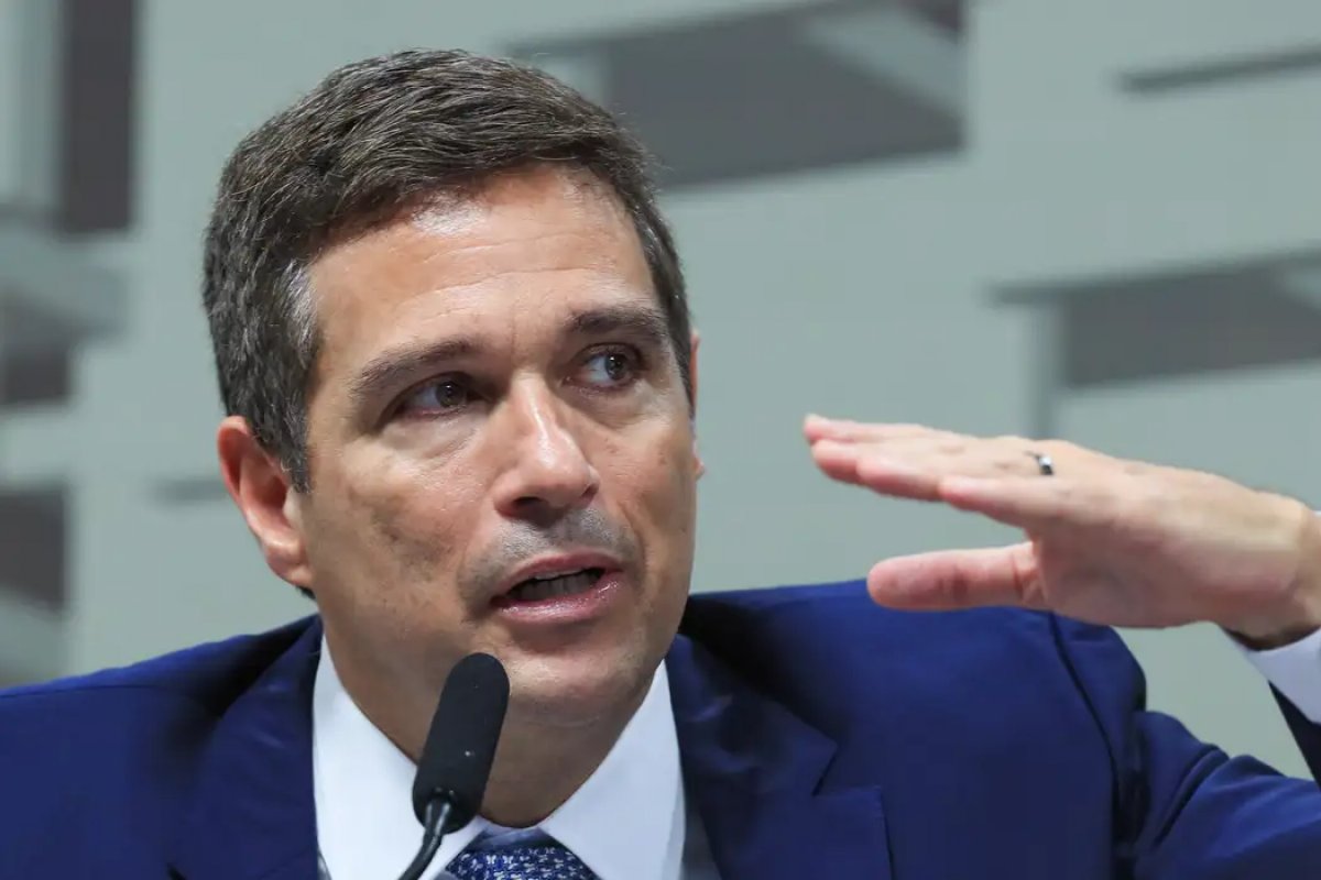 Campos Neto aconselha governo federal a perseguir meta fiscal mesmo que seja difícil