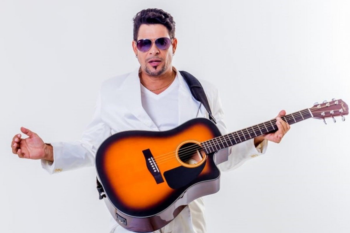 Edu Casanova puxa trio ‘Brasil de Índio’ no Carnaval de Salvador