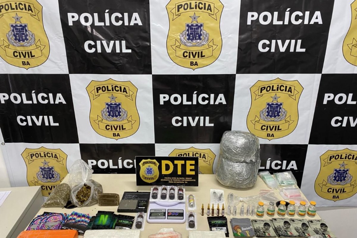 Dupla é presa em laboratório de entorpecentes em Feira de Santana