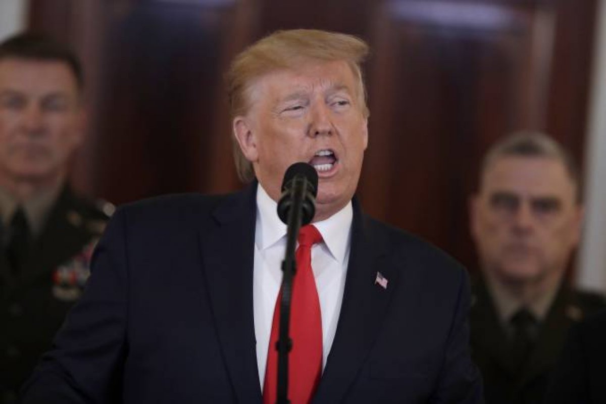 “Alguém pode ter cometido um erro”, dispara Trump sobre queda de avião