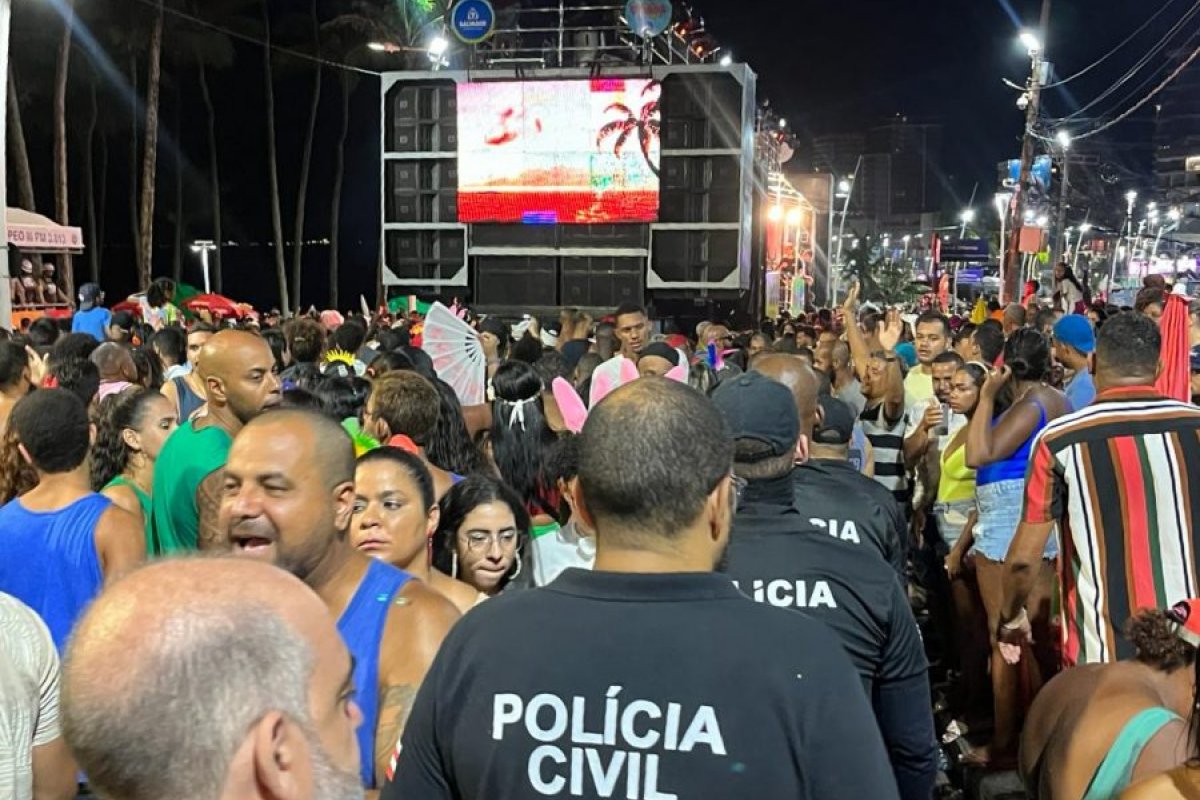 Polícia Civil realiza vistorias em trios e camarotes para o uso de fogos no Carnaval