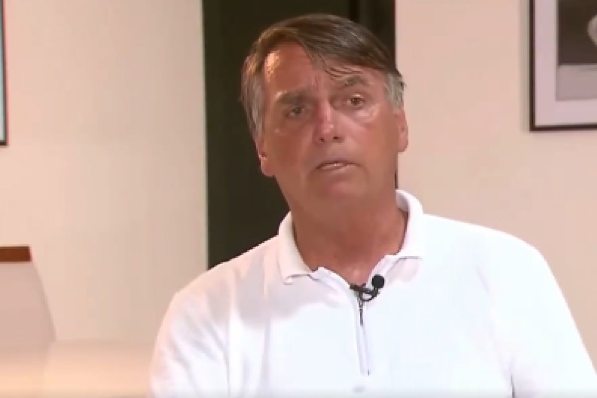 Após falas de Heleno, Bolsonaro diz que 'raramente' usava inteligência