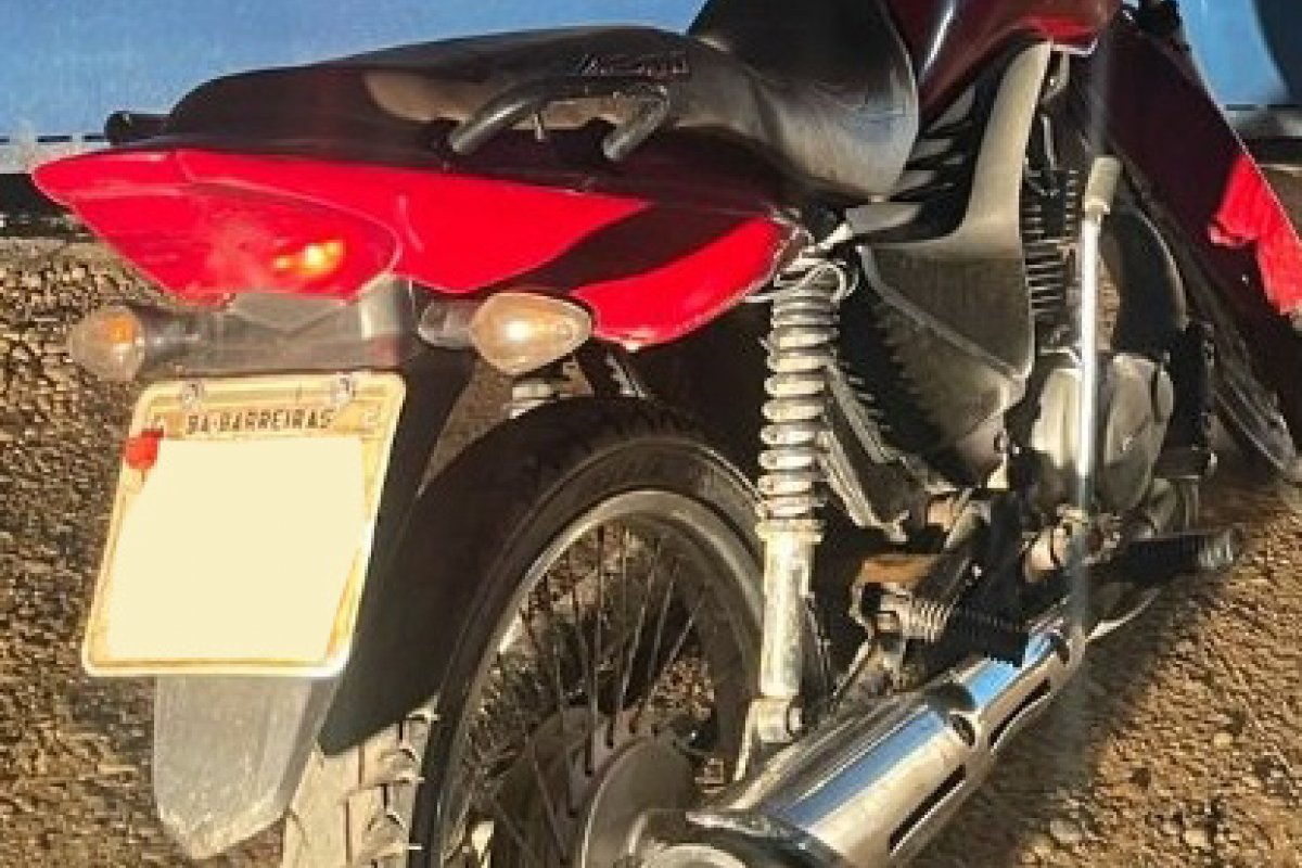 Moto roubada é recuperada pela PM em Santa Rita de Cássia