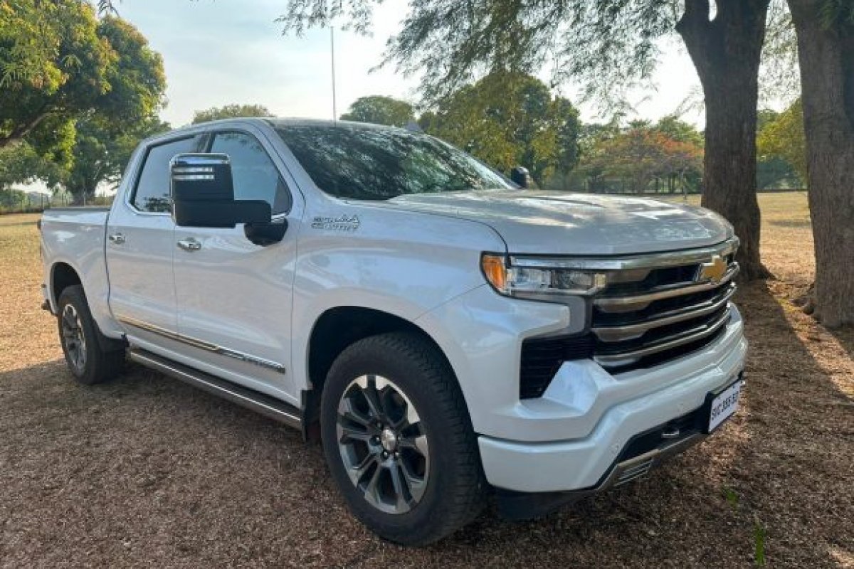 Chevrolet Silverado e RAM 1500 lideram vendas de picapes grandes no Brasil em 2024