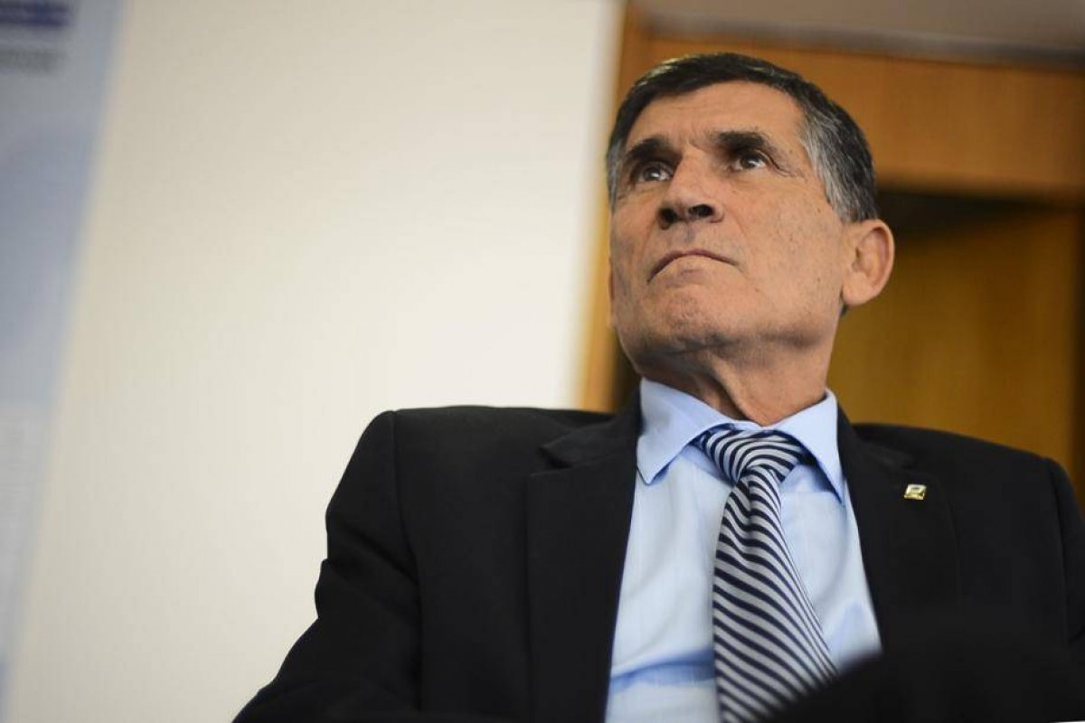 General Santos Cruz deixa governo Bolsonaro