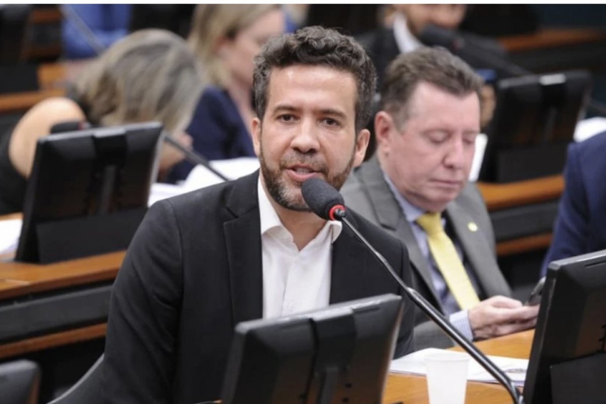 PGR dá aval à quebra de sigilos de Janones em inquérito sobre suposta ‘rachadinha’