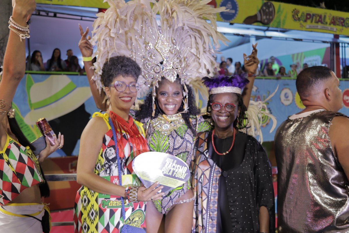 Artistas e Embaixadora de Gana participam de Trio do Muzenza no Carnaval de Salvador!