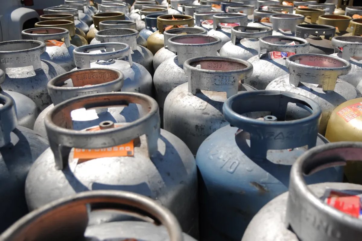 Auxílio Gás de R$ 102 começa a ser pago nesta sexta-feira (16)