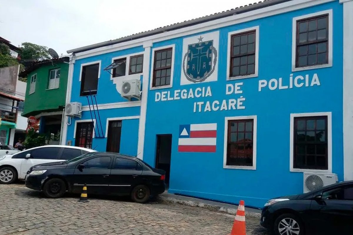 Homem é achado morto em praia de cidade do sul da Bahia