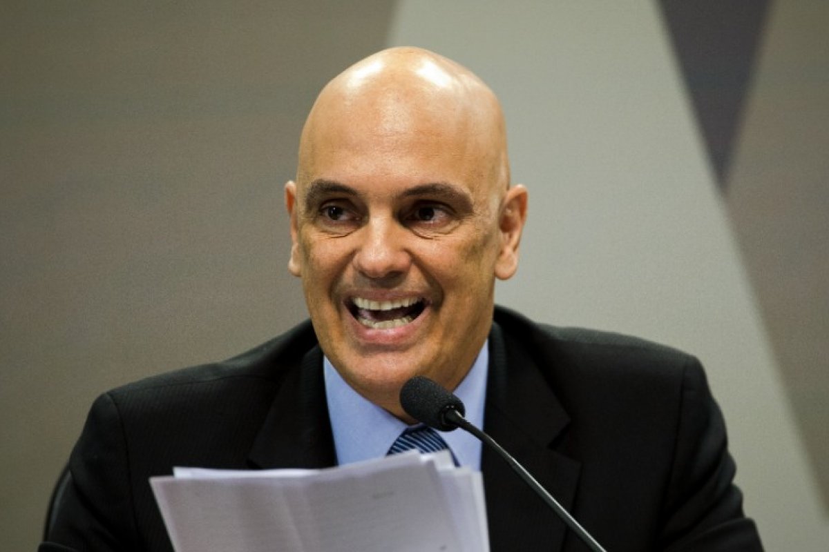 Moraes mantém decisão que proíbe o contato entre os investigados em operação da PF